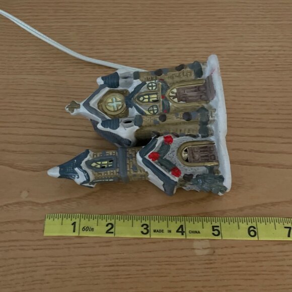 Vtg Cobblestone Corners Christmas Village Church 2001 Lighted 5.5 Inch Ceramic - Picture 7 of 7